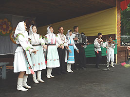 Горномарийская делегация выступает на Пеледыш пайреме